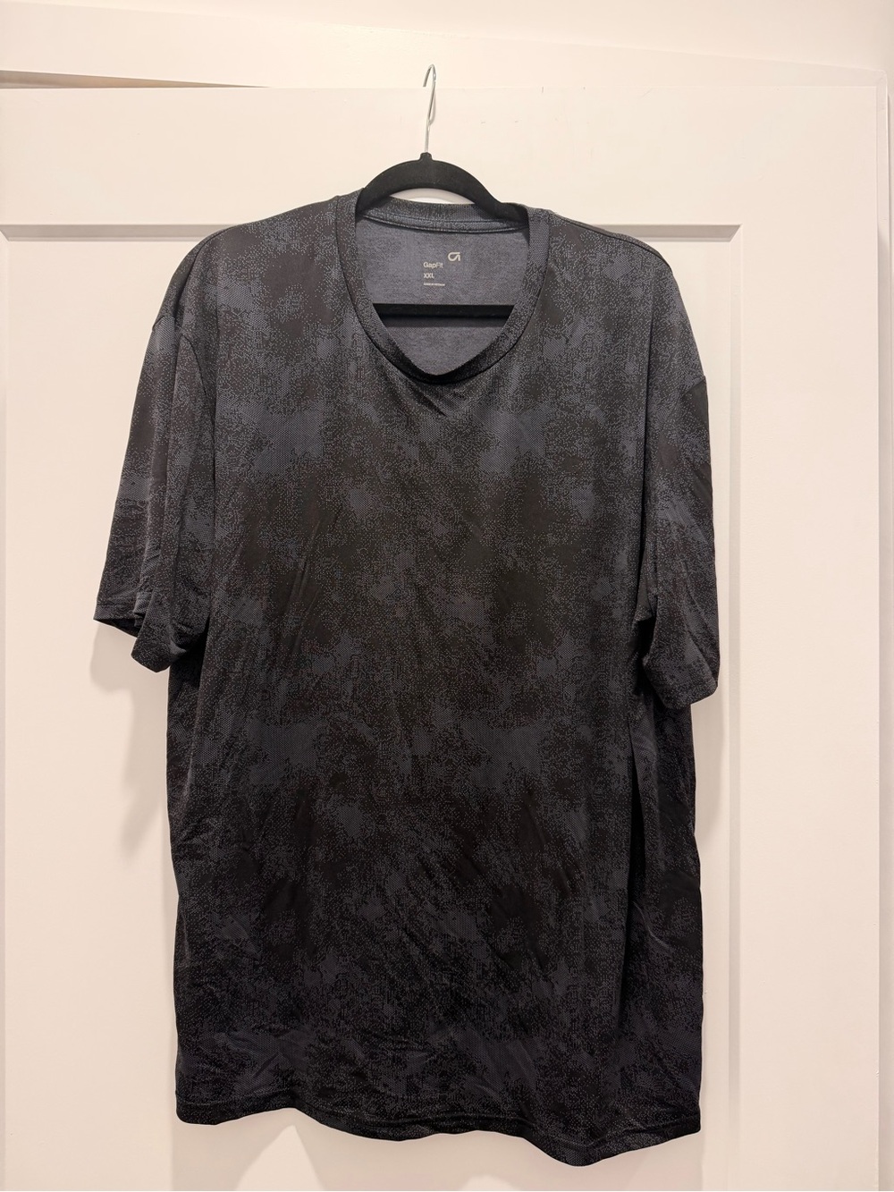 GAP Men's Short Sleeve Crew Tee - Black & Charcoal Pattern